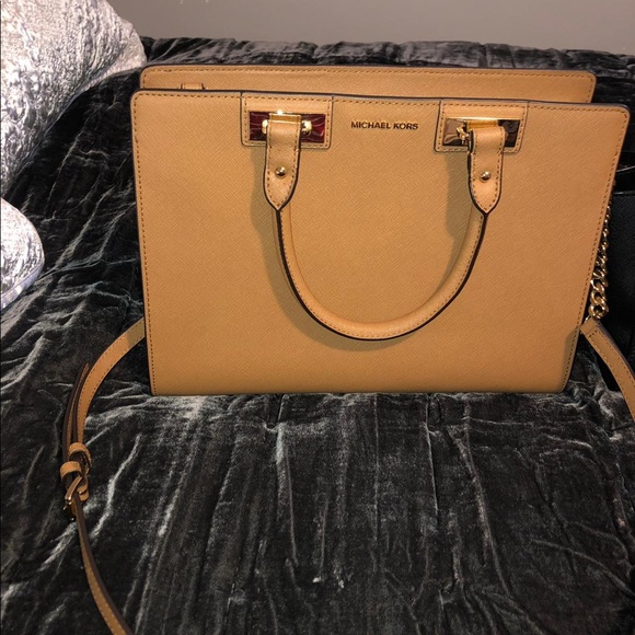 Handbags - Michael kors bag in tan color